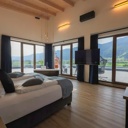 Sonja Alpine Piesendorf